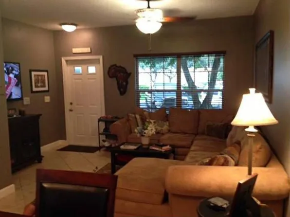 17 Simonton Cir, Fort Lauderdale, FL 33326