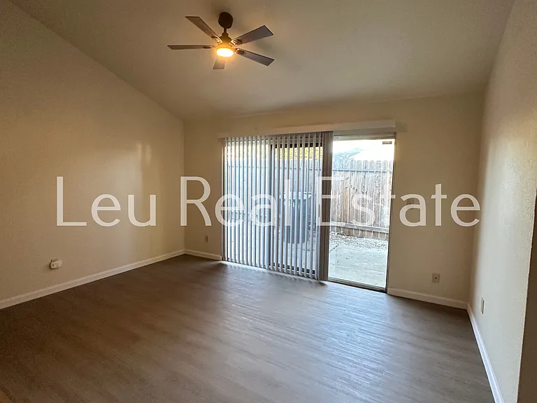4541 Zachary Way — Photo 5