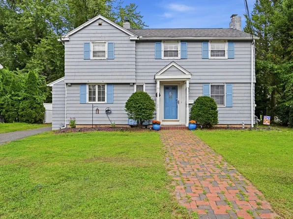 89 Abbott St, Springfield, MA 01118
