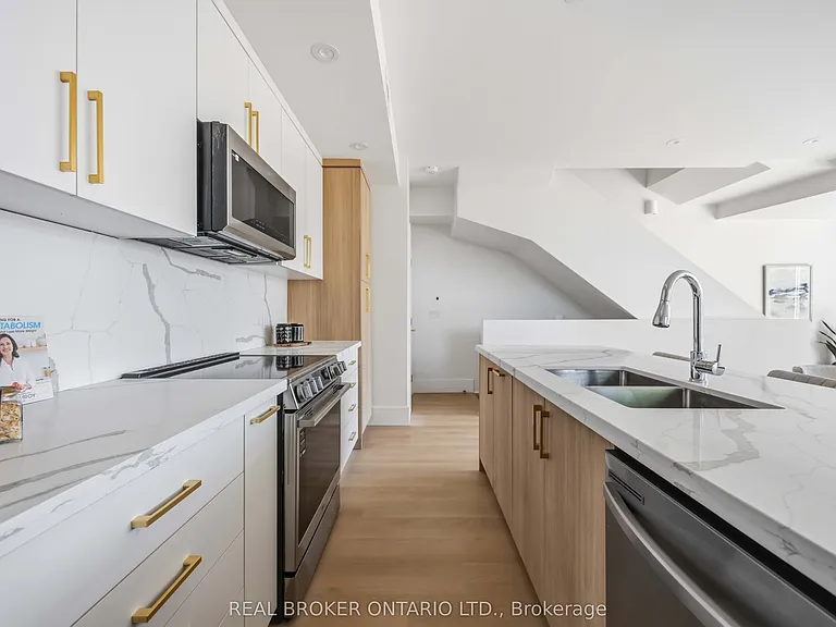 102 Boultbee Ave #B — Photo 5
