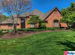 9760 Ascot Dr, Omaha, NE 68114