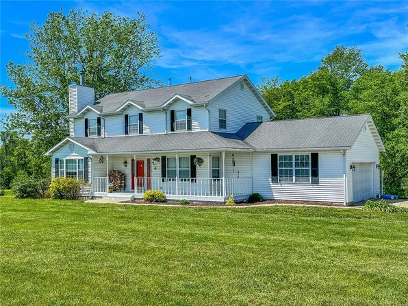 11261 Pleasant Valley School Rd, Trenton, IL 62293