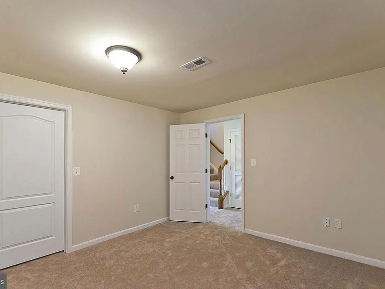 73 Spoon Sq — Photo 18