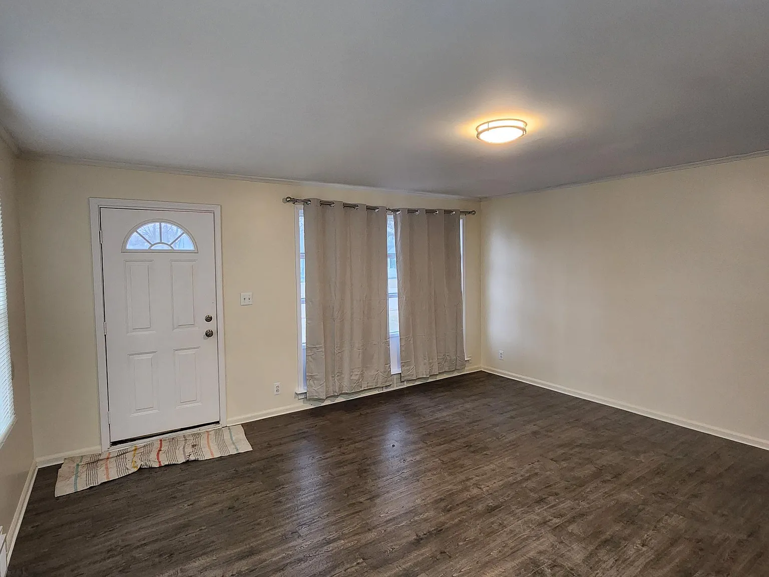 2 bed, 828 sqft, $1,400 — Photo 3