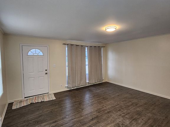 3rd image of 10660 Troy St
