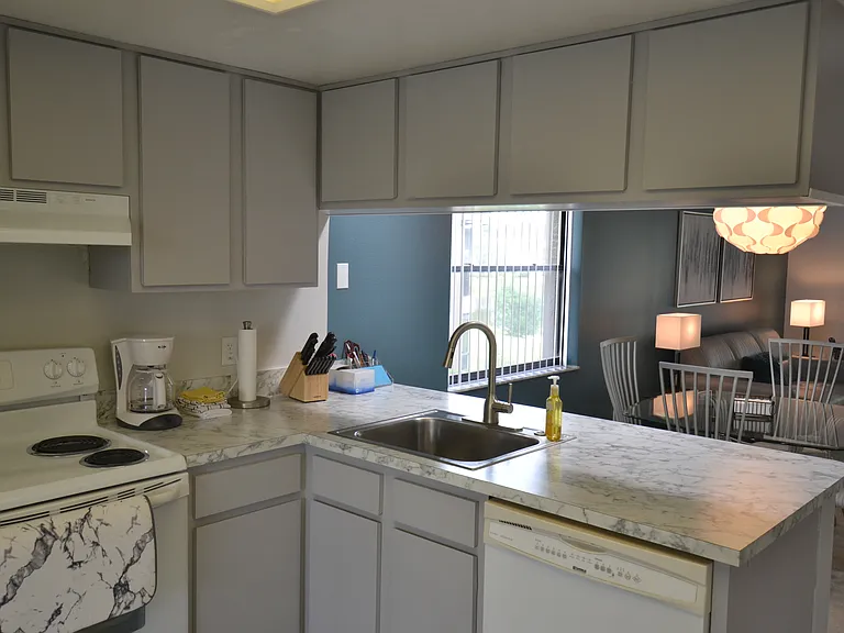 284 Woodlake Wynde — Photo 2