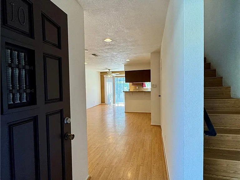 1231 Hillandale Ave #10 — Photo 1