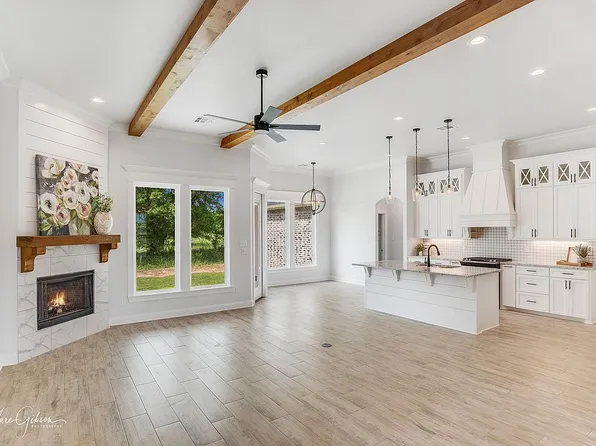 179 Jamestowne Blvd, Benton, LA 71006