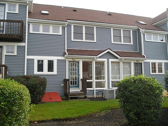 3rd image of 501 Auburn St APT 204
