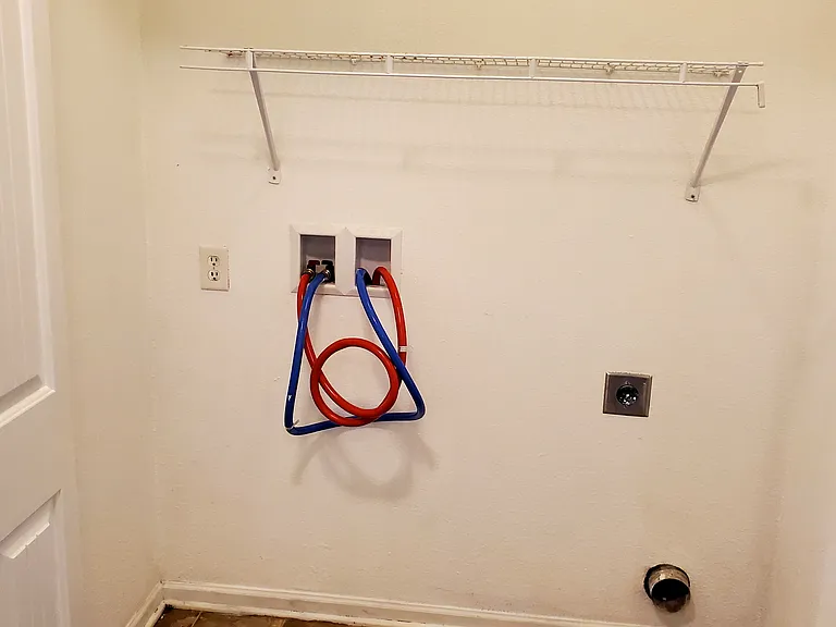 1216 Cypress Ct — Photo 16