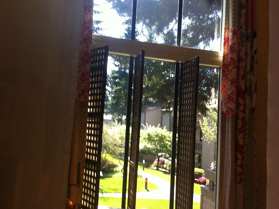 1st image of 13730 15th Ave NE #203E