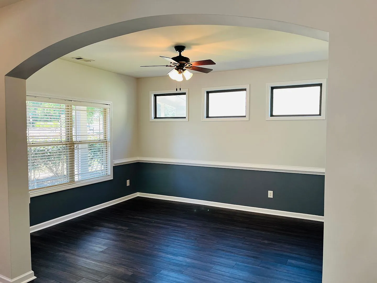 WOW! Newly renovated 4 bedroom 3 bathroom home in Newnan! Must See! — Photo 3