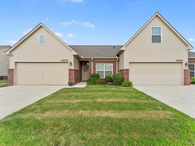 24068 Hemlock Dr, Flat Rock, MI, 48134