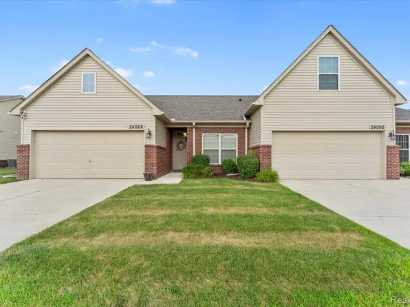 24068 Hemlock Dr, Flat Rock, MI 48134