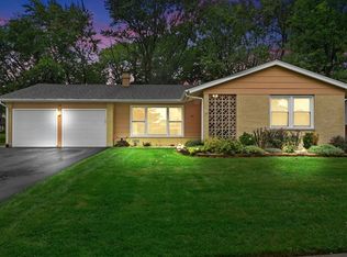 55 Eden Rd, Elk Grove Village, IL 60007