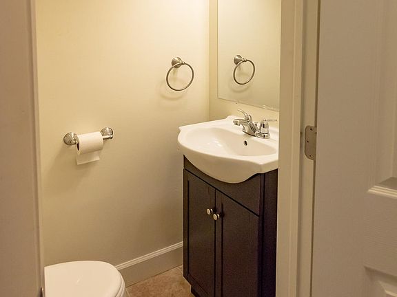 2nd image of 19 Canterbury Woods St