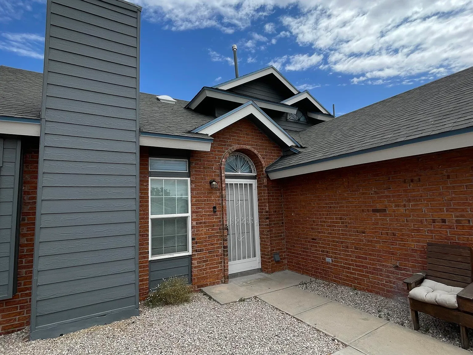 3 bed, 2.0 bath, 1699 sqft, $1,800 — Photo 4
