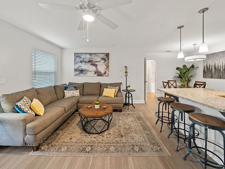 Stanford Pointe — Photo 38