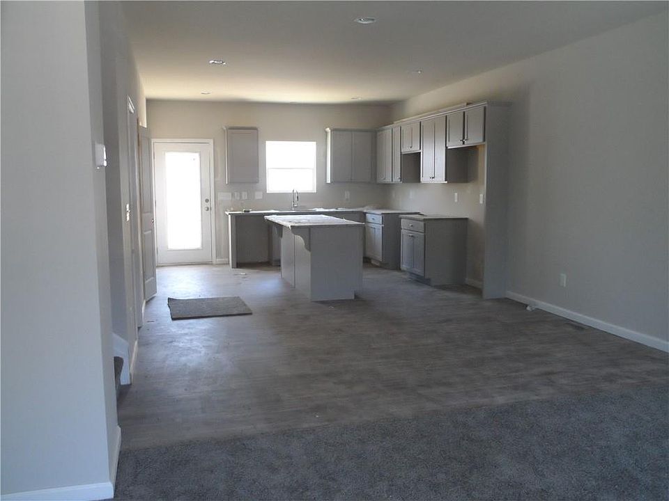 2nd image of 3247 Cascade Parc Blvd SW