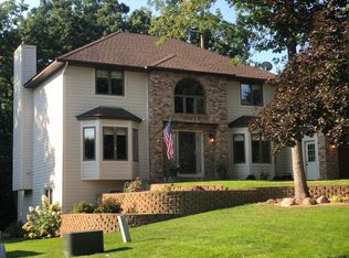 2260 James St, Eagan, MN 55122