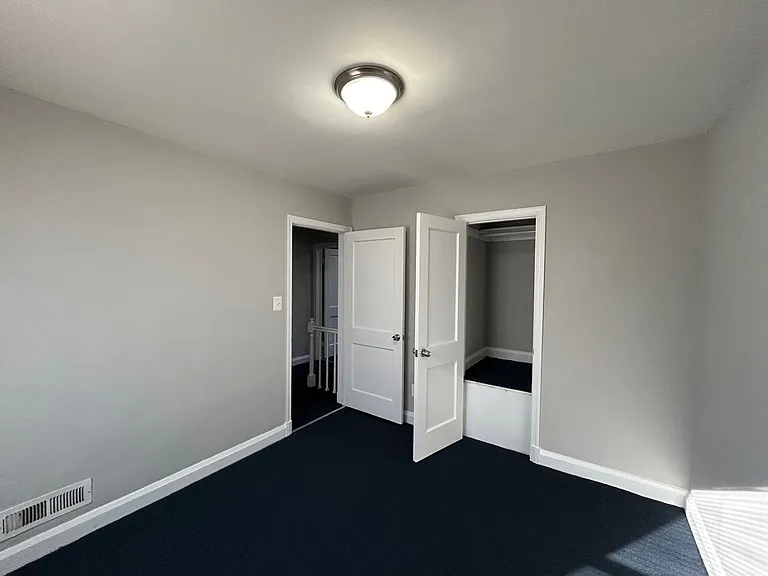 3527 Woodstock Ave — Photo 8