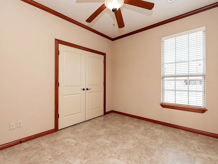 3902 Banbury Dr — Photo 11