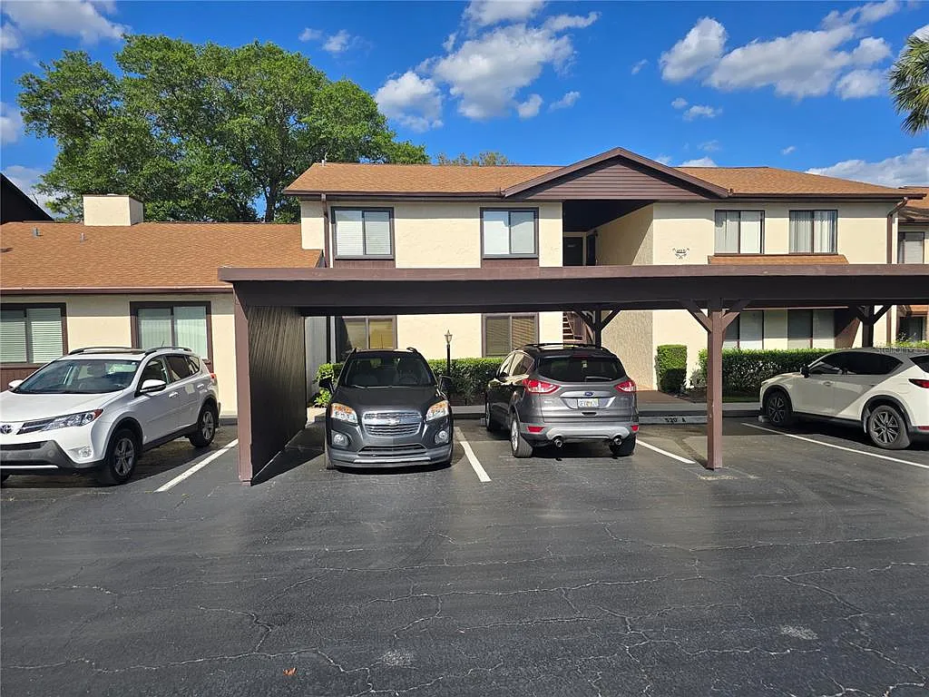 Building Photo - 520 Fairways Cir #A