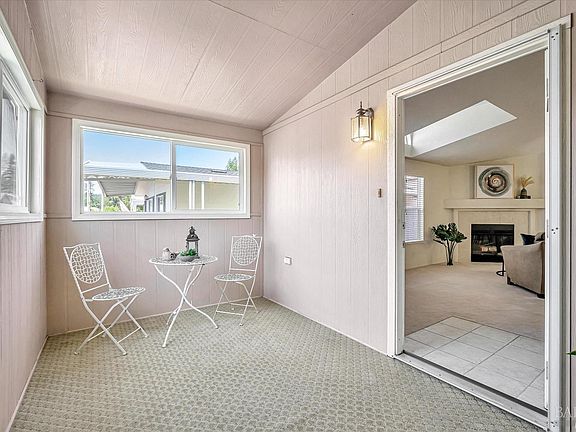 3rd image of 158 bluejay Drive