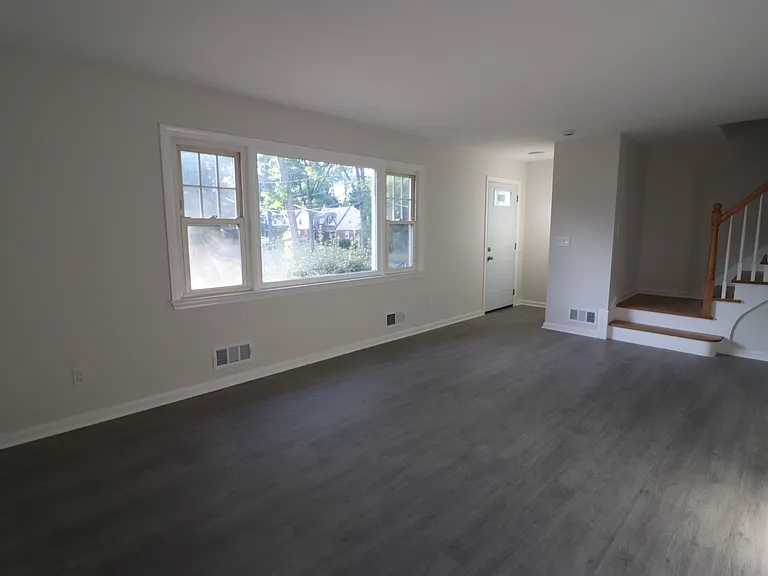 387 Gilbert St — Photo 11