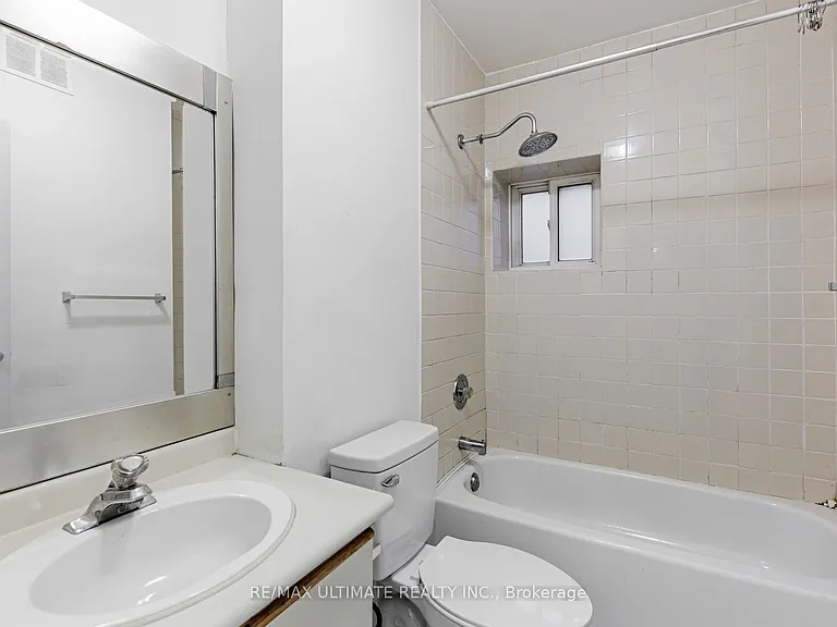 996 Queen St E #4 — Photo 13