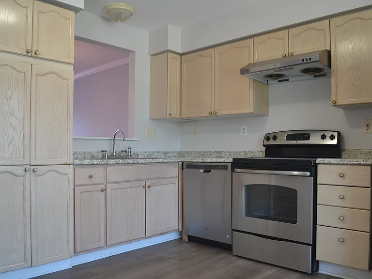 7104 Collinsworth Pl — Photo 5