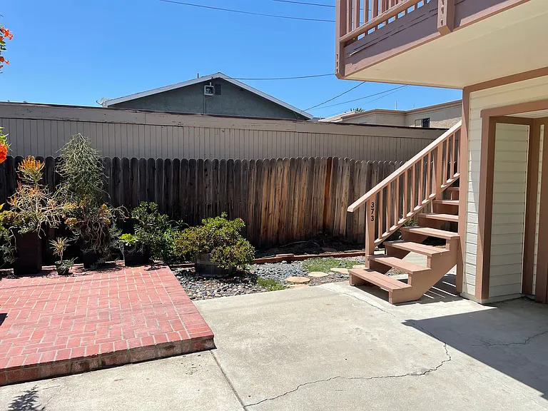 373 Coronado Ave — Photo 16