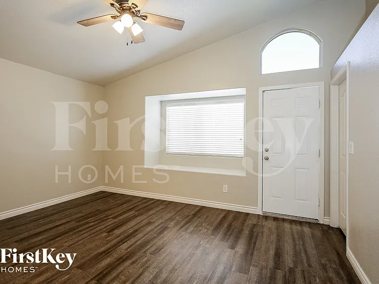 890 E Prairie Grass Dr — Photo 5