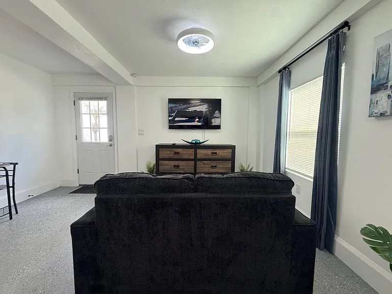 2131 1/2 King Ave #C — Photo 6
