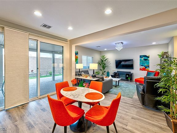 4th image of 8029 Ancient Oaks Ave