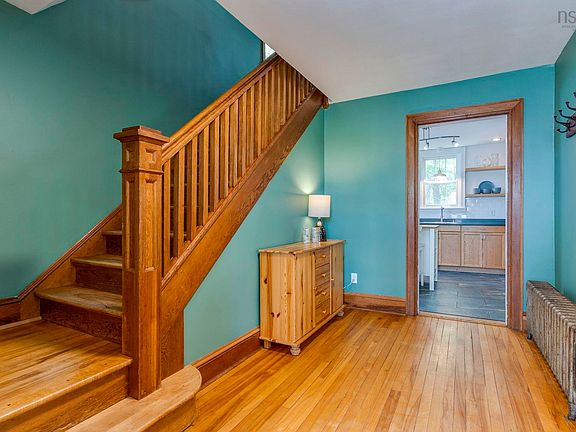 3rd image of 19 Tophill Rd