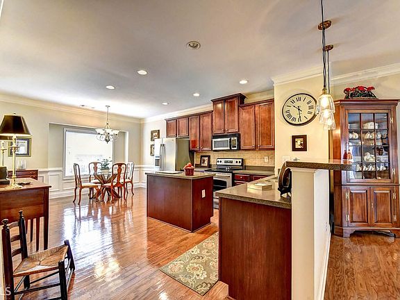 3rd image of 5596 Winter Oak Way #7