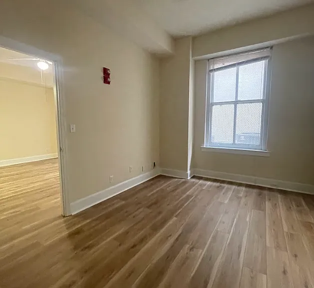 Linden Towers — Photo 15