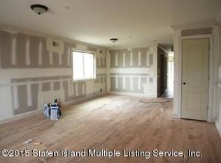 1208 Olympia Blvd, Staten Island, NY 10306