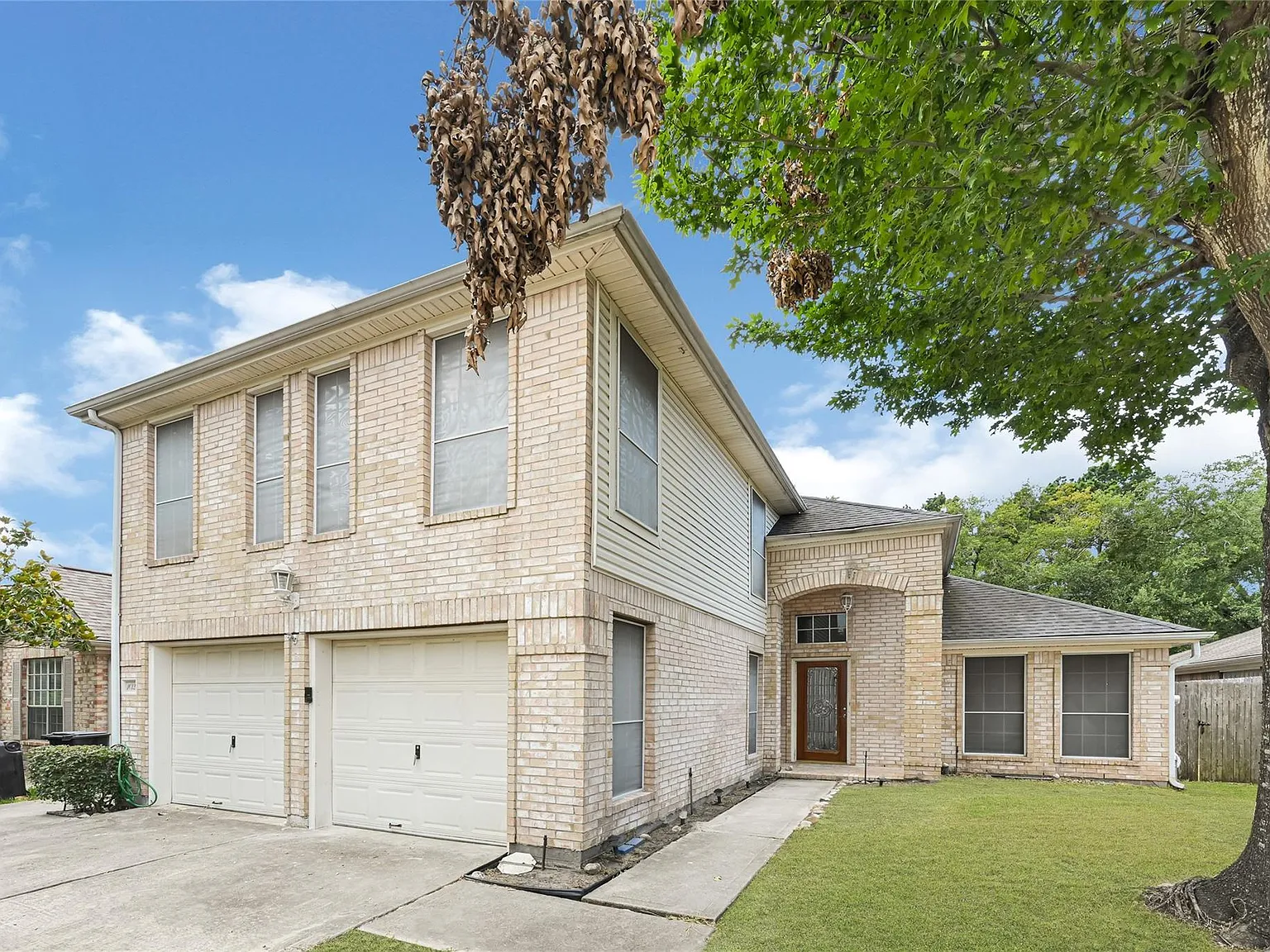 4 bed, 2.5 bath, 1968 sqft, $2,400 — Photo 2