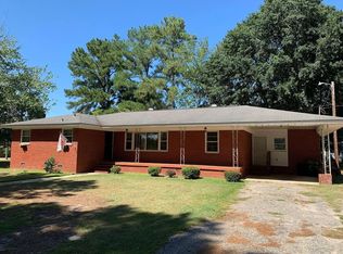 258 Prince Charles Dr, Fayetteville, NC 28311