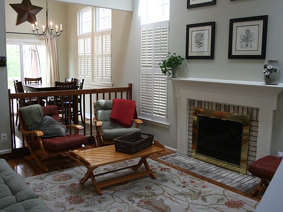 2nd image of 9 Oakdale Ct