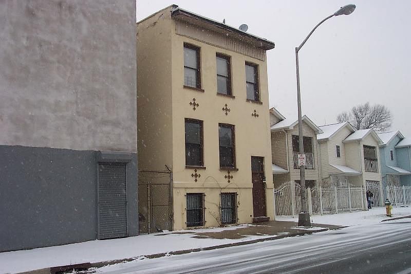 2nd image of 249 Broad St