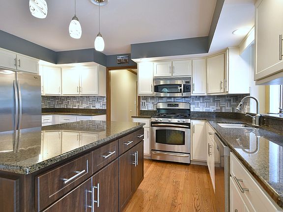 3rd image of 29W451 Morningside Dr