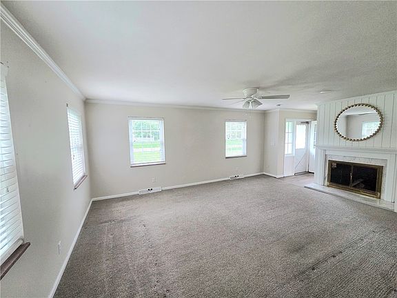 4th image of 843 Maxwelton Ln