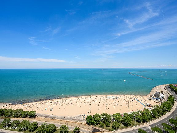 3rd image of 1040 N Lake Shore Dr APT 22D