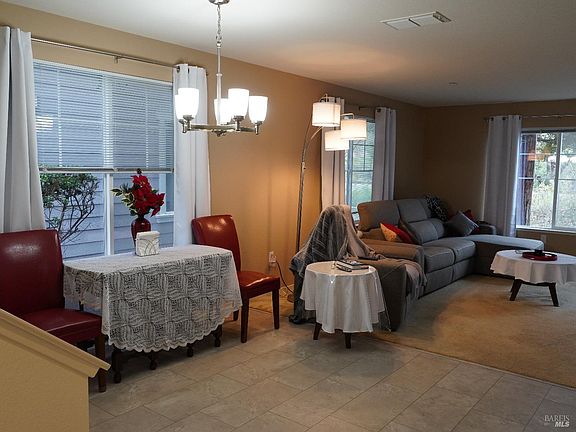 5th image of 211 Kelly Drive