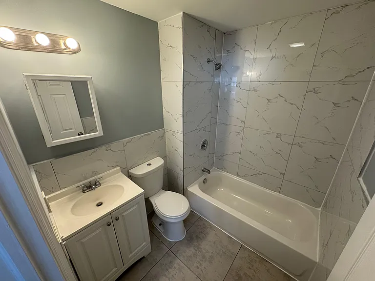 302 Halsted St #4 — Photo 3