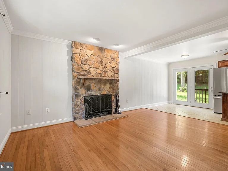 13204 Nickleson Dr — Photo 9