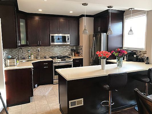 3rd image of 723 E 2nd St #2